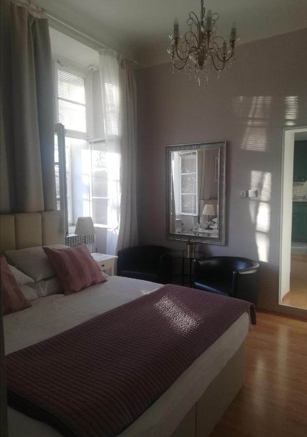 Apartment Karolina Прага Экстерьер фото